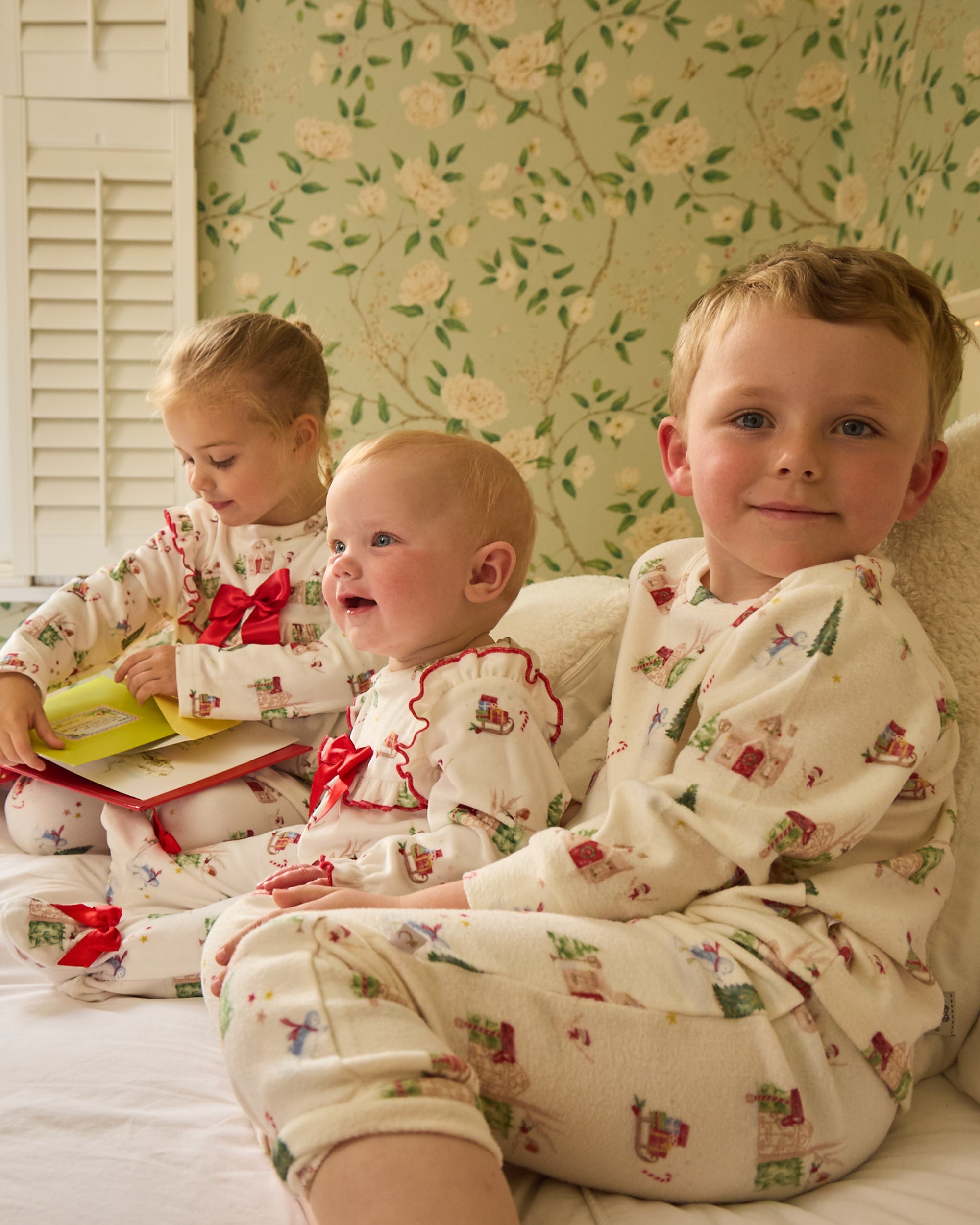 Ivory Christmas Print Pyjama Set