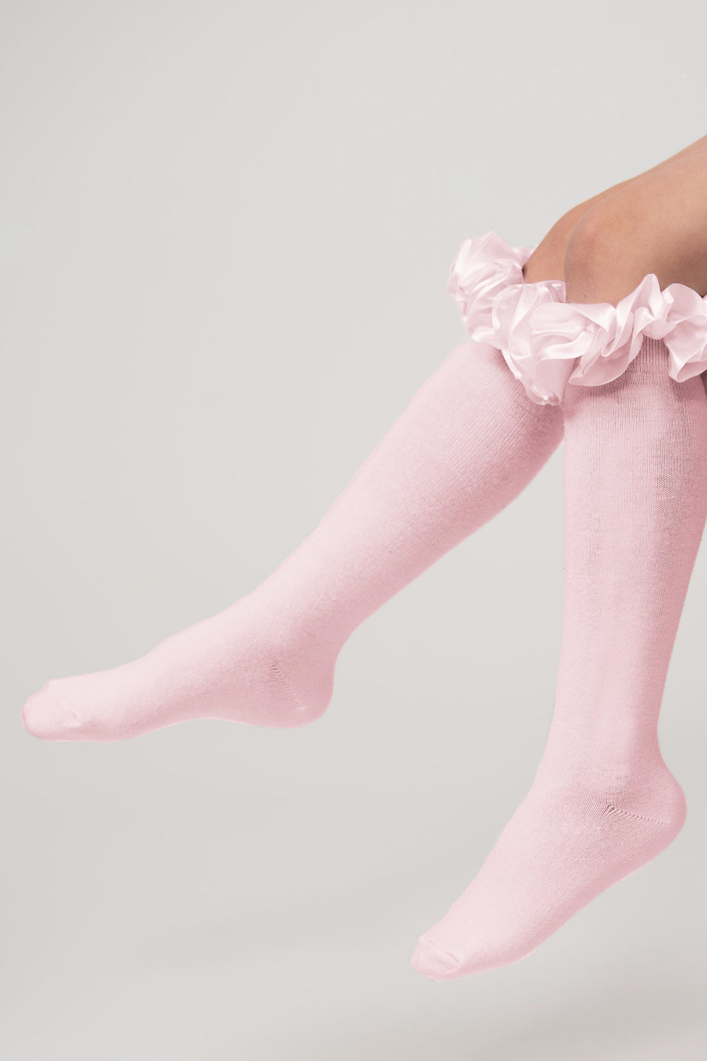 Ruffle ribbon knee length socks