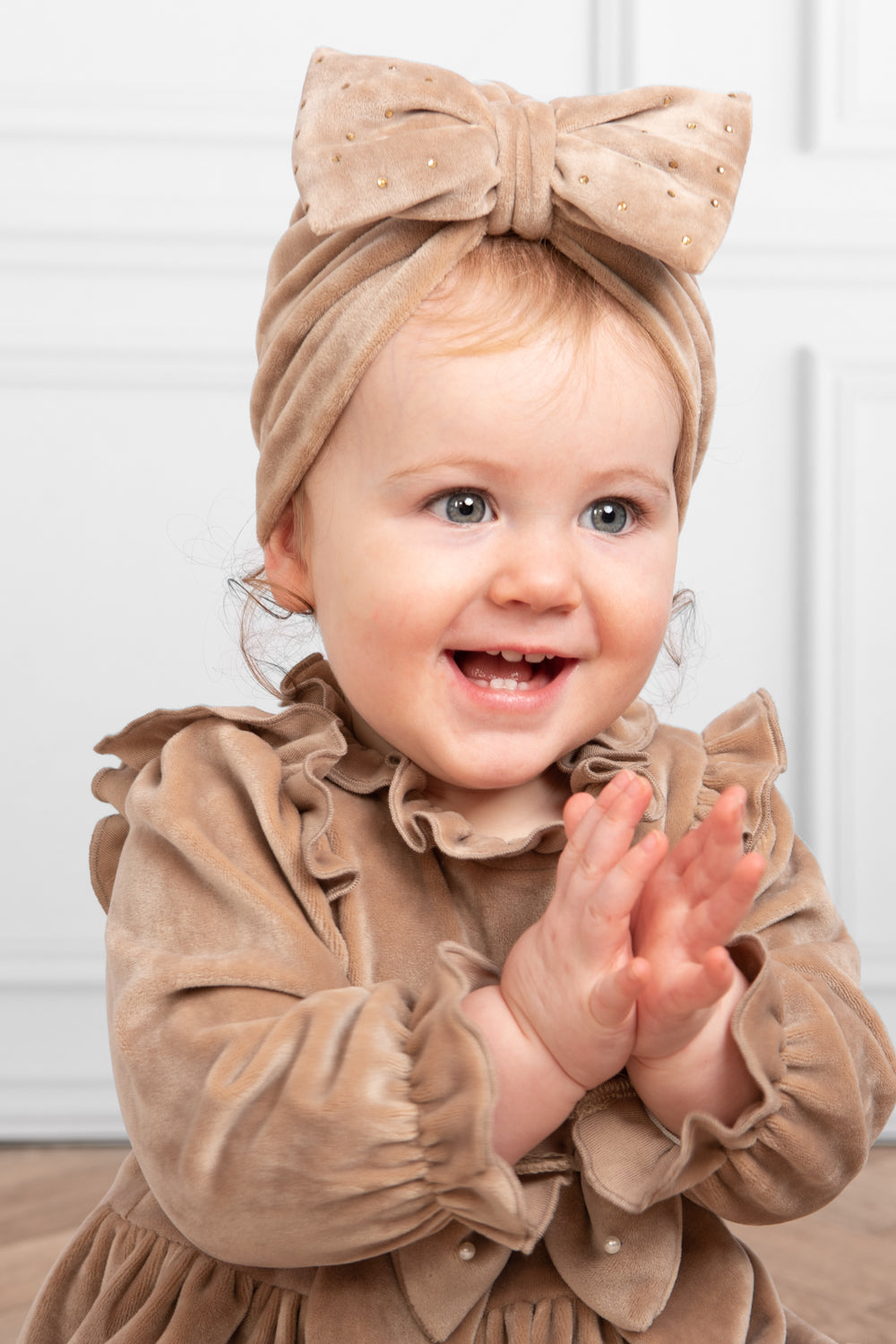 Beige Long-Sleeve Velour Dress with Pearl Bow and Headband