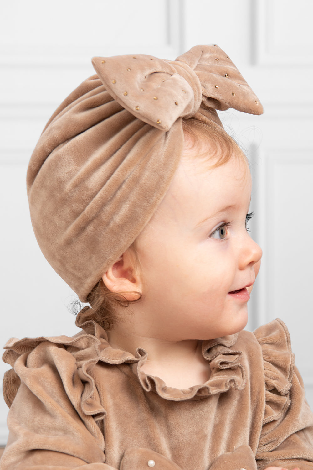 Beige Long-Sleeve Velour Dress with Pearl Bow and Headband