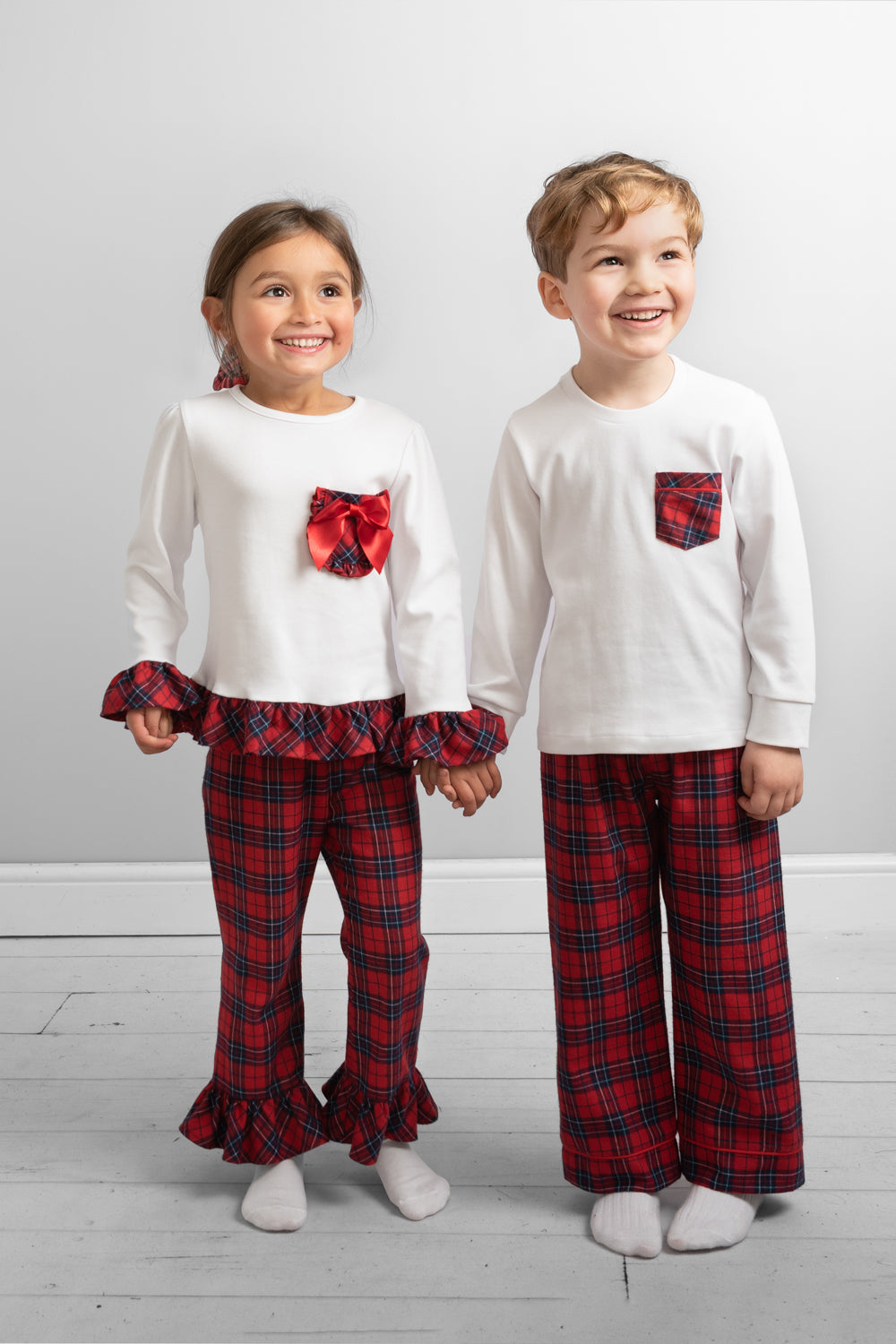 White Long-Sleeve Pyjama Set with Red Plaid Pants